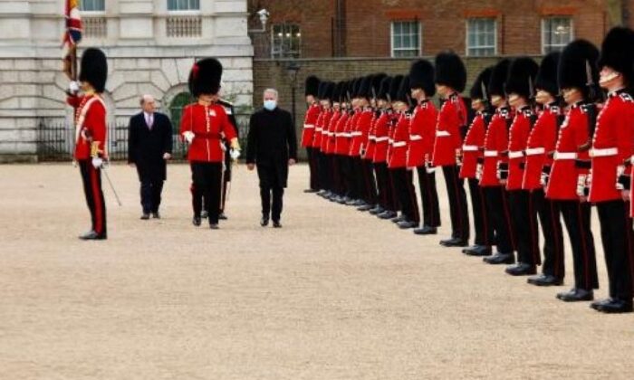 Milli Savunma Bakanı Hulusi Akar Londra’da