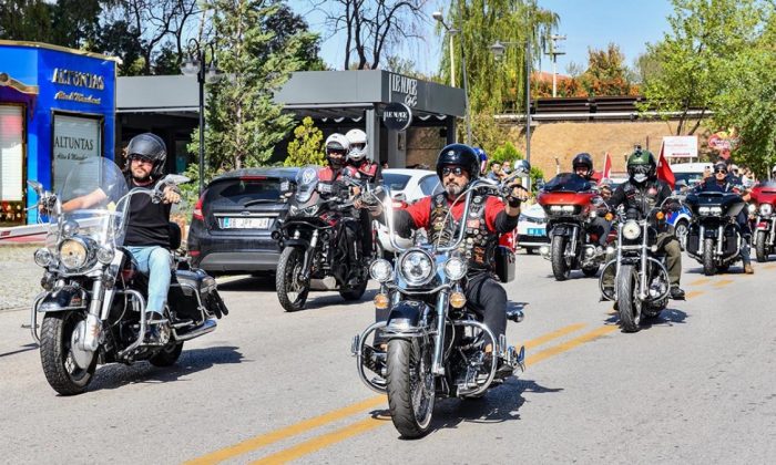 Ankara’da 400 motosiklet tutkunu, gaziler için tur attı