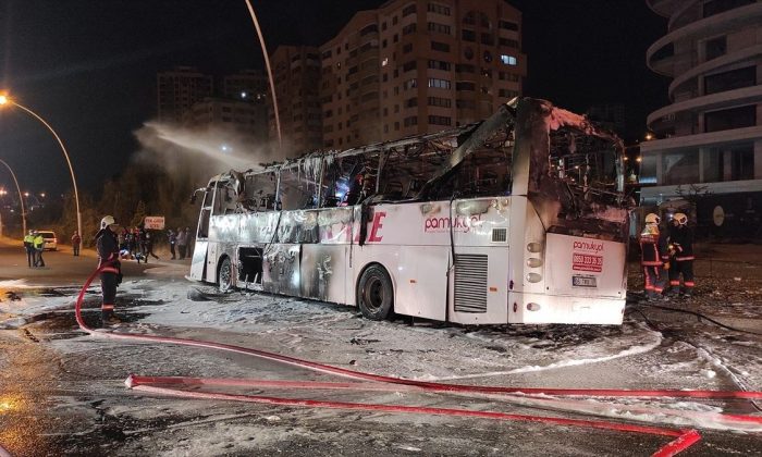 Ankara’da yolcu otobüsü yandı: 1 ölü, 20 yaralı