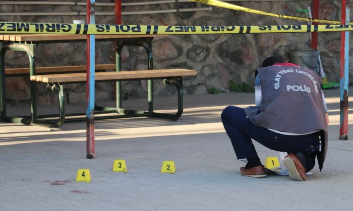 Babasının silahla yaraladığı husumetlisini, 42 gün sonra oğlu bıçakladı