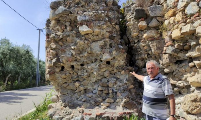 Bursa’nın tarihi İznik surları ortadan ikiye ayrıldı