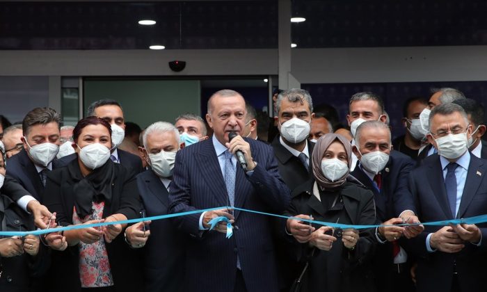 Cumhurbaşkanı Erdoğan, AK Parti Kırşehir İl Başkanlığı binasının açılışını yaptı