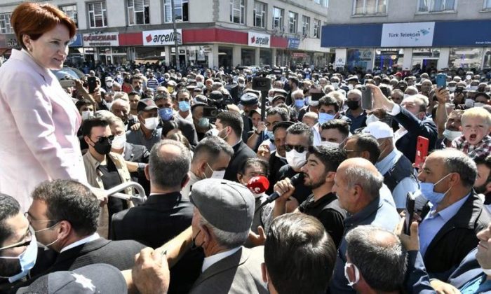 ‘Erdoğan’ın sistemi ülkeyi uçurumun kenarına getirdi’