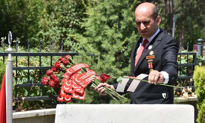 Gazi İsmail Kumartaşlı, 17 yıldır beyninde şarapnel parçalarıyla yaşıyor