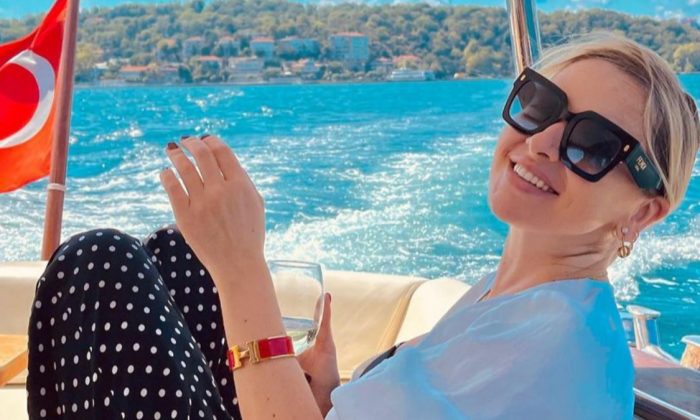 Hadise’den tekne paylaşımı