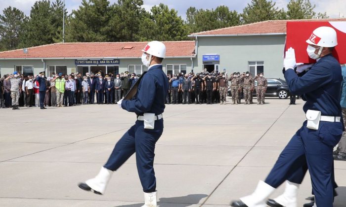 İdlib’de ağır yaralanan asker şehit oldu