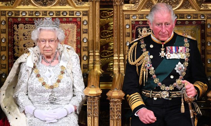 Kraliçe Elizabeth, Prens Charles’ın Buckingham Sarayı fikrine karşı çıktı