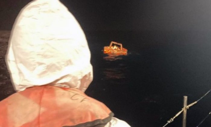 Marmaris’te 15 düzensiz göçmen kurtarıldı