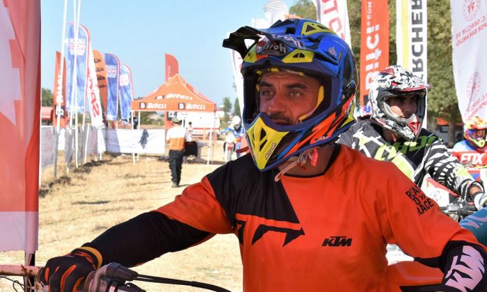 Milli motosiklet sporcusu Şakir Şenkalaycı, geleceğin şampiyonlarını yetiştiriyor