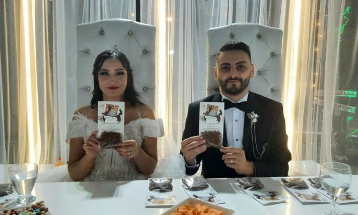 Osmaniye’de evlenen çift, sokak hayvanlarını unutmadı