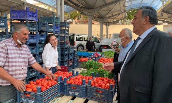 Pazarcılar ürünleri aldığı fiyata satamıyor