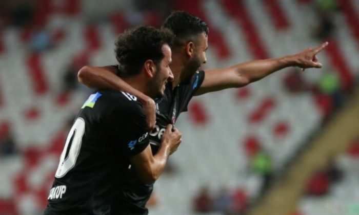 Rachid Ghezzal’a özel tebrik
