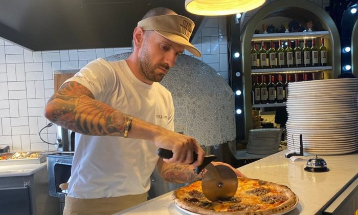 Ramil Guliyev pizzacı açtı