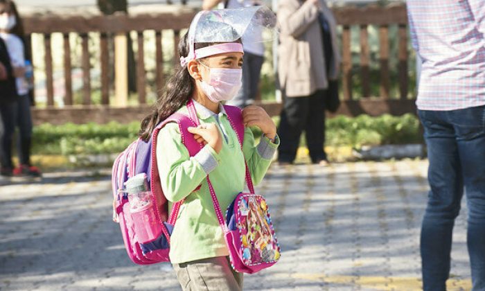 Semptomu olan çocuk 48 saat evde dinlensin