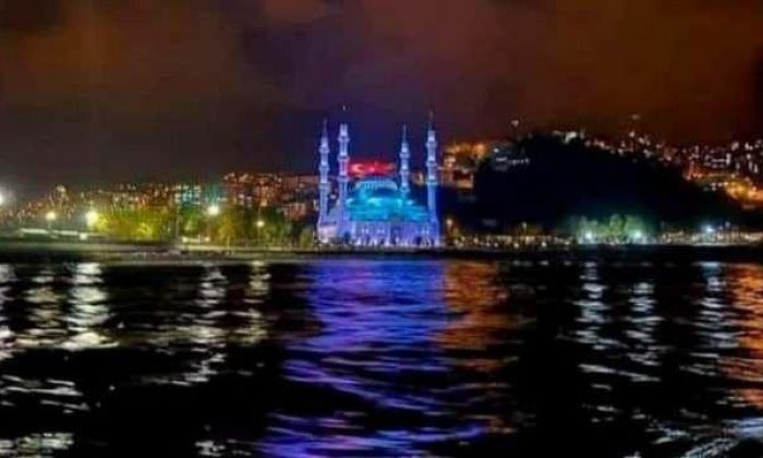 Cami manzaralı alkol paylaşımı tepki çekti!
