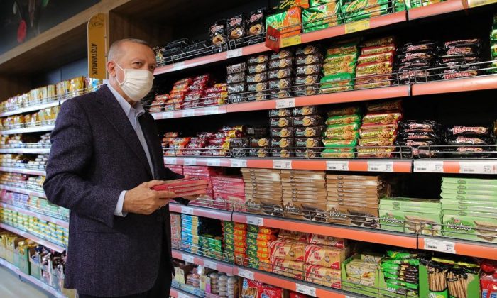 Erdoğan’dan atıştırmalık alışverişine 1002 lira