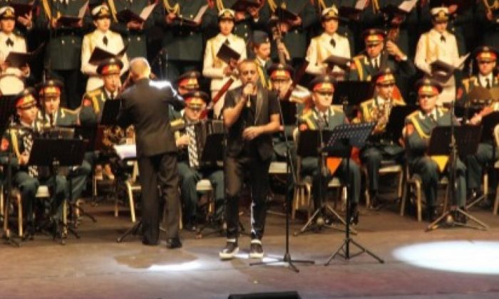 Haluk Levent, Rus Kızılordu Korosu ile Konya’da sahne aldı