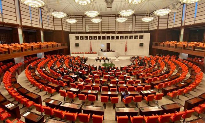 İlk 25 madde komisyonda kabul edildi