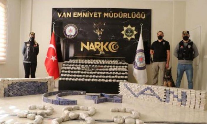İran’dan atlarla getirilen 383 kilo eroin ele geçirildi