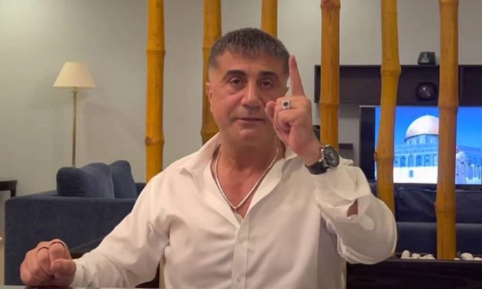 İsmail Saymaz, Peker’in artık başka biri aracılığıyla da siyasi tweet atamayacağını duyurdu