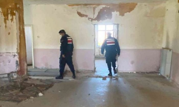 Kayseri’de jandarma ekiplerinden okul çevreleri ve servis araçlarına denetim