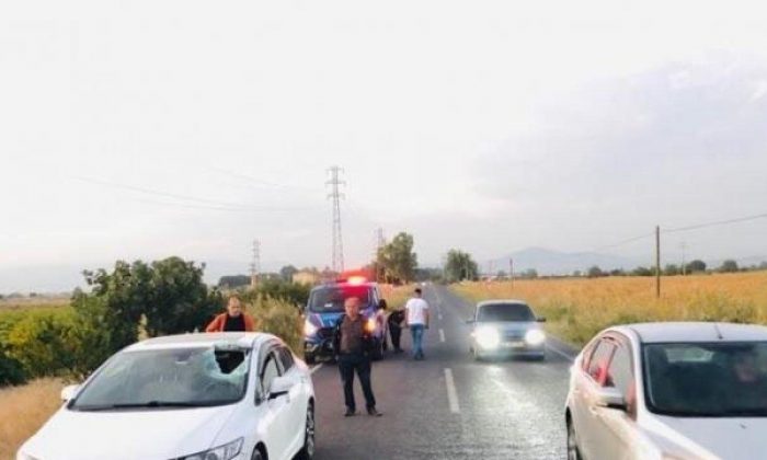 Manisa’da otomobilin camına merdiven çarptı: 2’si çocuk, 5 yaralı