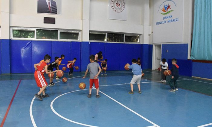 Şırnak’ta yapılan tesislerde çocuklar ve gençler, sporun keyfini çıkartıyor