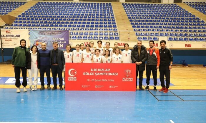 İpekyolu Belediyesi Kız Basketbol takımları şampiyon oldu