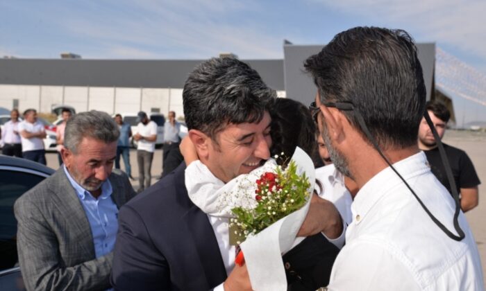 Tuşba’da Erdal Baran’ın görevden alınmasına tepki!